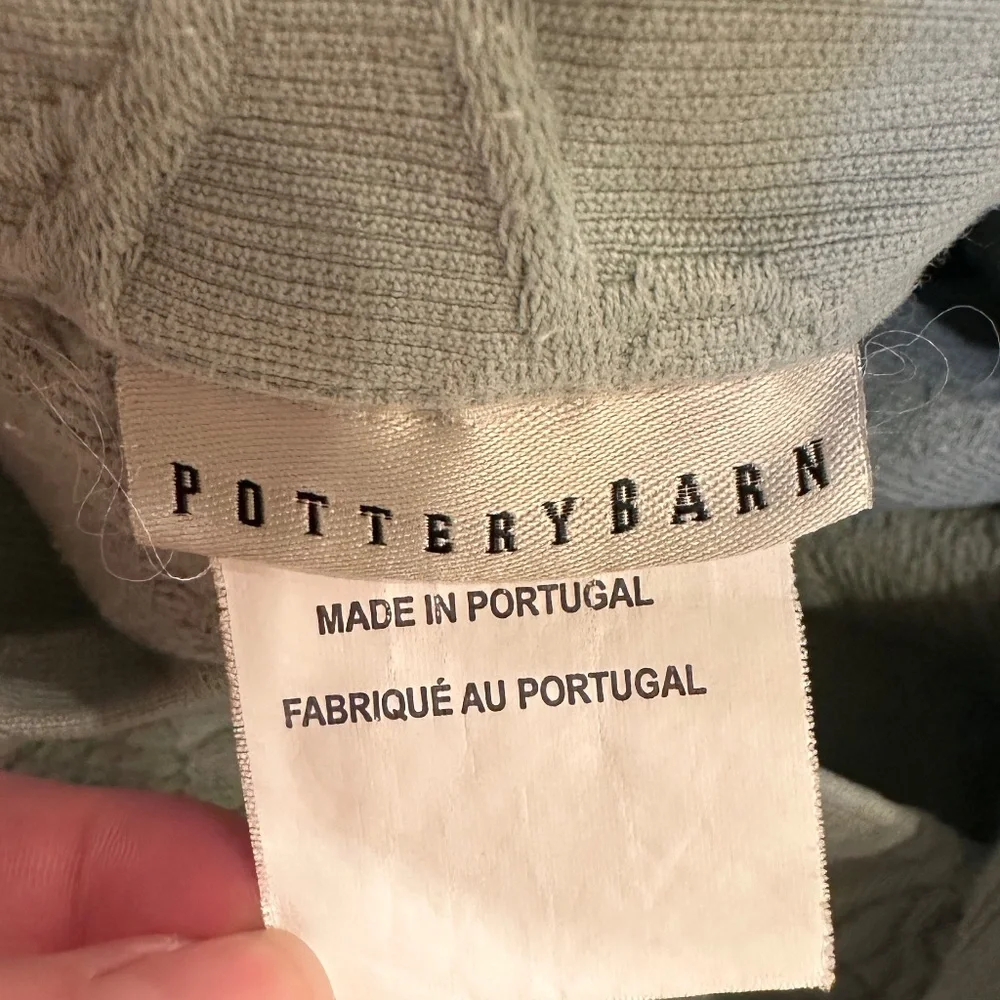 Pottery Barn raised floral damask heavy cotton standard pillow sham light blue